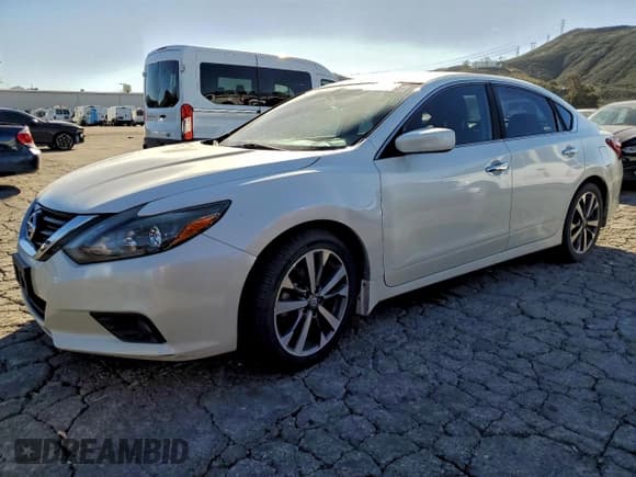 ✅ 2017 Nissan Altima SV • VIN: 1N4AL3AP1HC162275 • Lot: 95310265. Listed on Copart with 123,053 mi. Free auction sales archive from the USA and detailed vehicle history report at DreamBid. Image 1.