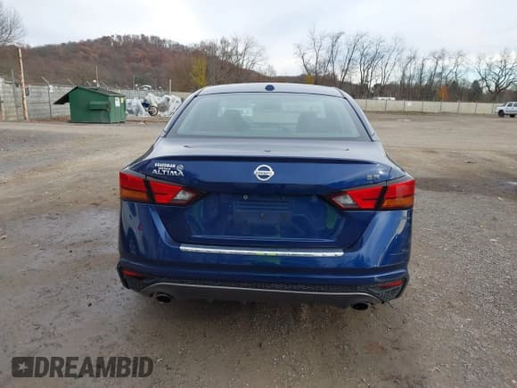 ✅ 2019 Nissan Altima SR • VIN: 1N4BL4CVXKC178178 • Lot: 43547256. Listed on IAAI with 160,948 mi. Free auction sales archive from the USA and detailed vehicle history report at DreamBid. Image 16.