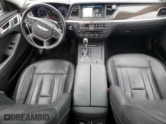 ✅ 2015 Hyundai Genesis 3.8L • VIN: KMHGN4JE4FU073399 • Lot: 86023994. Wystawiony na Copart z przebiegiem 55 820 mil. Bezpłatny archiwum sprzedaży aukcyjnych z USA i szczegółowy raport historii pojazdu na DreamBid. Zdjęcie 8.