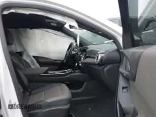 2025 Chevrolet Equinox FWD LT z VIN 3GNAXHEG0SL304222, wystawiony jako IAAI lot #42212235 z przebiegiem Nie podano mil oraz . Historia ofert i sprzedaży dostępna na DreamBid. Obrazek 5.