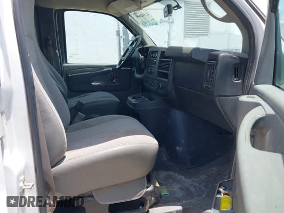 ✅ 2015 Chevrolet Express Cargo • VIN: 1GCZGTCG9F1241751 • Lot: 42542607. Listed on IAAI with 220,697 mi. Free auction sales archive from the USA and detailed vehicle history report at DreamBid. Image 5.