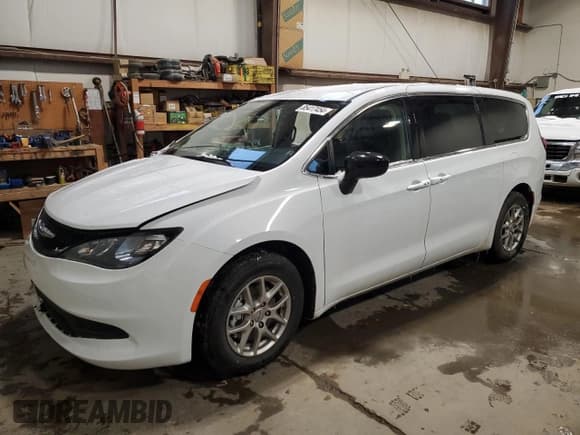 ✅ 2024 Chrysler Grand Caravan SXT • VIN: 2C4RC1ZG1RR107226 • Lot: 85417454. Listed on Copart with 38,567 mi. Free auction sales archive from the USA and detailed vehicle history report at DreamBid. Image 1.