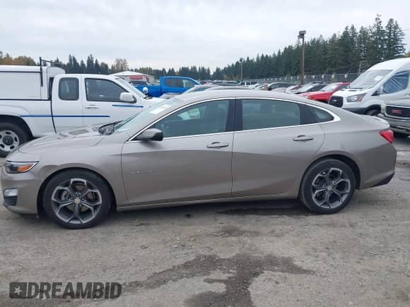 2024 Chevrolet Malibu LT z VIN 1G1ZD5ST1RF222162, wystawiony jako IAAI lot #43586715 z przebiegiem 38 518 mil mil oraz . Historia ofert i sprzedaży dostępna na DreamBid. Obrazek 14.