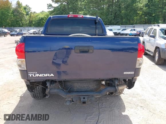 ✅ 2007 Toyota Tundra SR5 • VIN: 5TFEV541X7X031782 • Lot: 42553841. Listed on IAAI with 683,445 mi. Free auction sales archive from the USA and detailed vehicle history report at DreamBid. Image 19.