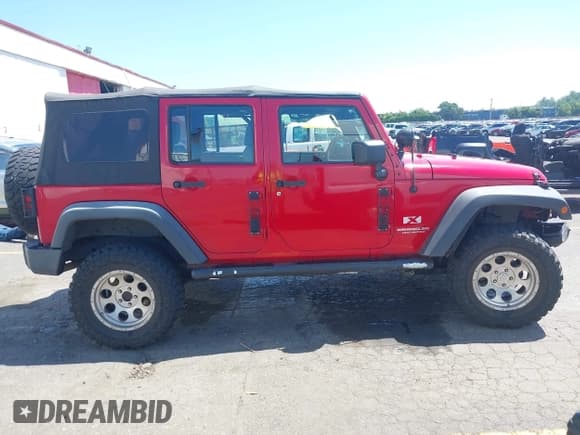 ✅ 2008 Jeep Wrangler Unlimited X • VIN: 1J4GA391X8L507744 • Lot: 42710153. Wystawiony na IAAI z przebiegiem 92 503 mil. Bezpłatny archiwum sprzedaży aukcyjnych z USA i szczegółowy raport historii pojazdu na DreamBid. Zdjęcie 14.