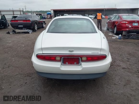 ✅ 1997 Buick Riviera • VIN: 1G4GD2211V4702182 • Lot: 42146708. Wystawiony na IAAI z przebiegiem Nie podano. Bezpłatny archiwum sprzedaży aukcyjnych z USA i szczegółowy raport historii pojazdu na DreamBid. Zdjęcie 16.