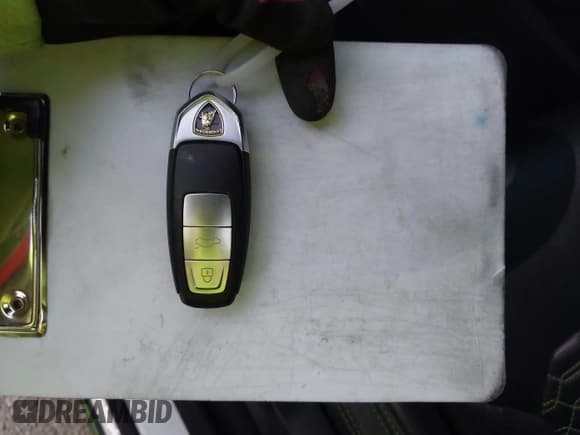 ✅ 2019 Lamborghini Urus • VIN: ZPBUA1ZL2KLA04966 • Lot: 43911141. Listed on IAAI with 26,775 mi. Free auction sales archive from the USA and detailed vehicle history report at DreamBid. Image 11.