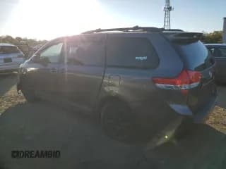 ✅ 2014 Toyota Sienna Limited • VIN: 5TDDK3DC0ES072855 • Лот: 82176675. Опубликован ранее на Copart с пробегом 173 708 миль. Бесплатный доступ к архиву аукционных продаж из США и подробный отчёт об истории автомобиля на DreamBid. Изображение 2.