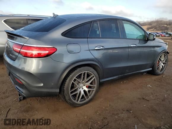 ✅ 2017 Mercedes-Benz GLE 63 S AMG • VIN: 4JGED7FB9HA056189 • Lot: 85035304. Wystawiony na Copart z przebiegiem 82 664 mil. Bezpłatny archiwum sprzedaży aukcyjnych z USA i szczegółowy raport historii pojazdu na DreamBid. Zdjęcie 3.