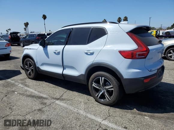 ✅ 2024 Volvo XC40 Core Bright Theme • VIN: YV4L12UK8R2356647 • Lot: 67977235. Listed on Copart with 43,701 mi. Free auction sales archive from the USA and detailed vehicle history report at DreamBid. Image 2.