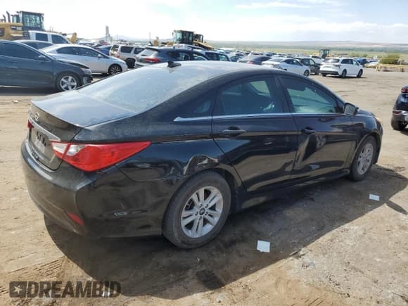 ✅ 2014 Hyundai Sonata GLS • VIN: 5NPEB4AC8EH819025 • Lot: 70723394. Listed on Copart with 184,883 mi. Free auction sales archive from the USA and detailed vehicle history report at DreamBid. Image 3.