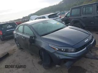 ✅ 2024 Kia Forte LXS • VIN: 3KPF24AD0RE777909 • Lot: 43318122. Wystawiony na IAAI z przebiegiem 8 707 mil. Bezpłatny archiwum sprzedaży aukcyjnych z USA i szczegółowy raport historii pojazdu na DreamBid. Zdjęcie 1.