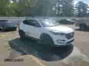 2017 Hyundai Tucson Sport z VIN KM8J33A24HU557040, wystawiony jako Copart lot #85887885 z przebiegiem 113 488 mil mil oraz Szkoda całkowita • Salvage title. Historia ofert i sprzedaży dostępna na DreamBid. Obrazek 14.