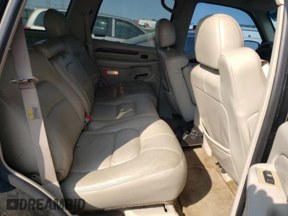 ✅ 2002 Cadillac Escalade • VIN: 1GYEK63N42R111007 • Lot: 70254904. Wystawiony na Copart z przebiegiem 228 828 mil. Bezpłatny archiwum sprzedaży aukcyjnych z USA i szczegółowy raport historii pojazdu na DreamBid. Zdjęcie 11.