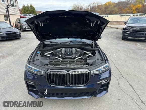 ✅ 2020 BMW X7 M50i • VIN: 5UXCX6C08L9B32979 • Lot: 93006545. Wystawiony na Copart z przebiegiem 95 146 mil. Bezpłatny archiwum sprzedaży aukcyjnych z USA i szczegółowy raport historii pojazdu na DreamBid. Zdjęcie 7.