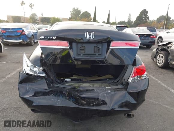✅ 2011 Honda Accord LX • VIN: 1HGCP2F30BA127142 • Lot: 43674696. Listed on IAAI with 158,149 mi. Free auction sales archive from the USA and detailed vehicle history report at DreamBid. Image 6.