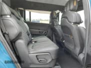 ✅ 2023 Rivian R1S Launch Edition • VIN: 7PDSGABL5PN003676 • Lot: 80747255. Wystawiony na Copart z przebiegiem Nie podano. Bezpłatny archiwum sprzedaży aukcyjnych z USA i szczegółowy raport historii pojazdu na DreamBid. Zdjęcie 11.