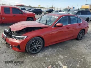 ✅ 2019 BMW 3 Series 330i xDrive • VIN: WBA5R7C57KAJ82446 • Лот: 91832895. Опубликован ранее на Copart с пробегом Не указан. Бесплатный доступ к архиву аукционных продаж из США и подробный отчёт об истории автомобиля на DreamBid. Изображение 1.