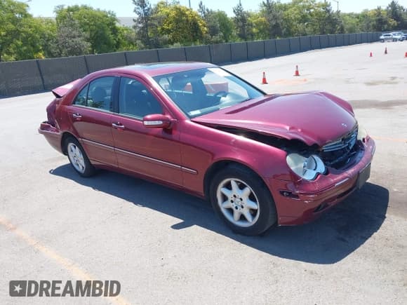 ✅ 2001 Mercedes-Benz C 320 • VIN: WDBRF64J51F097544 • Lot: 42632467. Wystawiony na IAAI z przebiegiem 108 560 mil. Bezpłatny archiwum sprzedaży aukcyjnych z USA i szczegółowy raport historii pojazdu na DreamBid. Zdjęcie 1.