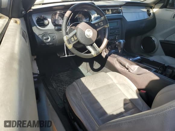 ✅ 2010 Ford Mustang V6 • VIN: 1ZVBP8ENXA5172917 • Lot: 86983115. Listed on Copart with 144,345 mi. Free auction sales archive from the USA and detailed vehicle history report at DreamBid. Image 8.