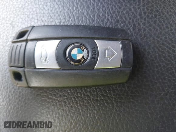 ✅ 2011 BMW 3 Series 328i • VIN: WBAKE5C59BE429851 • Lot: 43139378. Wystawiony na IAAI z przebiegiem 104 452 mil. Bezpłatny archiwum sprzedaży aukcyjnych z USA i szczegółowy raport historii pojazdu na DreamBid. Zdjęcie 11.