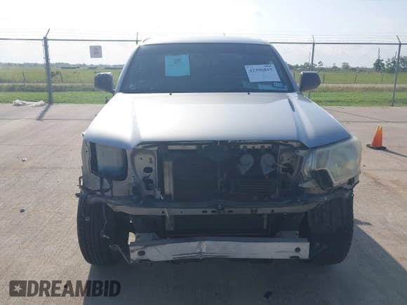 ✅ 2015 Toyota Tacoma PreRunner • VIN: 5TFKU4HN1FX006443 • Lot: 42396815. Listed on IAAI with 176,592 mi. Free auction sales archive from the USA and detailed vehicle history report at DreamBid. Image 12.