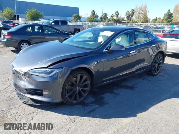 ✅ 2019 Tesla Model S 75D • VIN: 5YJSA1E25KF306895 • Lot: 43749286. Listed on IAAI with 92,686 mi. Free auction sales archive from the USA and detailed vehicle history report at DreamBid. Image 18.