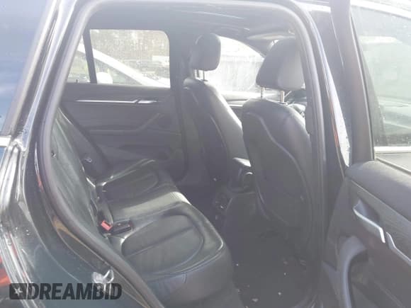 ✅ 2017 BMW X1 xDrive28i • VIN: WBXHT3C38H5F72360 • Lot: 43605065. Listed on IAAI with 177,511 mi. Free auction sales archive from the USA and detailed vehicle history report at DreamBid. Image 8.