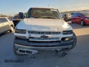✅ 2002 Chevrolet Silverado 2500HD LS • VIN: 1GCHC29192E142757 • Lot: 95698785. Wystawiony na Copart z przebiegiem 261 144 mil. Bezpłatny archiwum sprzedaży aukcyjnych z USA i szczegółowy raport historii pojazdu na DreamBid. Zdjęcie 5.