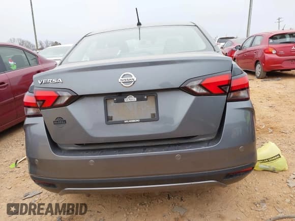 ✅ 2021 Nissan Versa S • VIN: 3N1CN8BV1ML818578 • Lot: 41530509. Listed on IAAI with 92,451 mi. Free auction sales archive from the USA and detailed vehicle history report at DreamBid. Image 16.