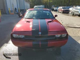 ✅ 2010 Dodge Challenger SE • VIN: 2B3CJ4DV4AH279118 • Lot: 75869614. Wystawiony na Copart z przebiegiem 145 891 mil. Bezpłatny archiwum sprzedaży aukcyjnych z USA i szczegółowy raport historii pojazdu na DreamBid. Zdjęcie 5.