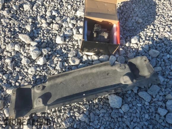 ✅ 2013 Mercedes-Benz M 63 AMG • VIN: 4JGDA7EB6DA224516 • Lot: 71432235. Wystawiony na Copart z przebiegiem 144 904 mil. Bezpłatny archiwum sprzedaży aukcyjnych z USA i szczegółowy raport historii pojazdu na DreamBid. Zdjęcie 13.