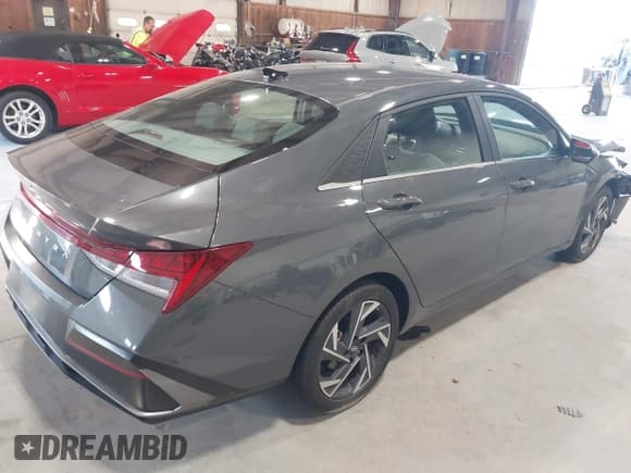 ✅ 2024 Hyundai Elantra SEL • VIN: KMHLS4DG1RU748117 • Лот: 43361344. Опубликован ранее на IAAI с пробегом 17 833 миль. Бесплатный доступ к архиву аукционных продаж из США и подробный отчёт об истории автомобиля на DreamBid. Изображение 4.