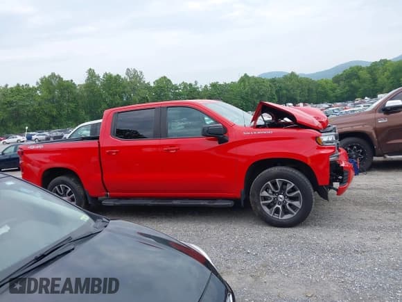 ✅ 2021 Chevrolet Silverado 1500 RST • VIN: 3GCUYEEDXMG230939 • Lot: 42257836. Wystawiony na IAAI z przebiegiem 122 201 mil. Bezpłatny archiwum sprzedaży aukcyjnych z USA i szczegółowy raport historii pojazdu na DreamBid. Zdjęcie 14.