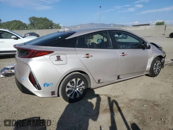 2021 Toyota Prius LE z VIN JTDKAMFP6M3174337, wystawiony jako Copart lot #81413265 z przebiegiem 142 475 mil mil oraz Szkoda całkowita • Salvage title. Historia ofert i sprzedaży dostępna na DreamBid. Obrazek 3.