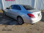 ✅ 2016 Mercedes-Benz C 300 • VIN: 55SWF4KB5GU105108 • Lot: 43705564. Wystawiony na IAAI z przebiegiem 206 994 mil. Bezpłatny archiwum sprzedaży aukcyjnych z USA i szczegółowy raport historii pojazdu na DreamBid. Zdjęcie 3.