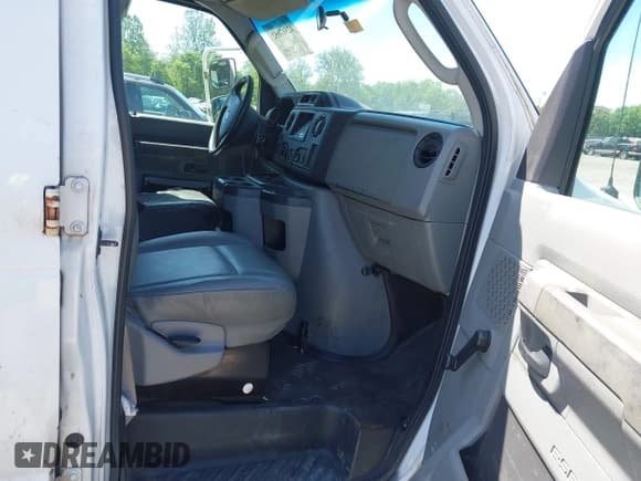 ✅ 2011 Ford Econoline Cargo Commercial • VIN: 1FDSS3EL7BDA76197 • Lot: 42317052. Listed on IAAI with 380,840 mi. Free auction sales archive from the USA and detailed vehicle history report at DreamBid. Image 5.