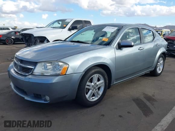 ✅ 2010 Dodge Avenger R/T • VIN: 1B3CC5FB8AN121942 • Lot: 41587003. Wystawiony na IAAI z przebiegiem 135 057 mil. Bezpłatny archiwum sprzedaży aukcyjnych z USA i szczegółowy raport historii pojazdu na DreamBid. Zdjęcie 18.