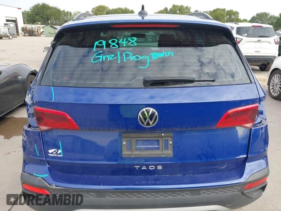 ✅ 2022 Volkswagen Taos S • VIN: 3VVCX7B2XNM049101 • Lot: 43172201. Listed on IAAI with 60,449 mi. Free auction sales archive from the USA and detailed vehicle history report at DreamBid. Image 17.