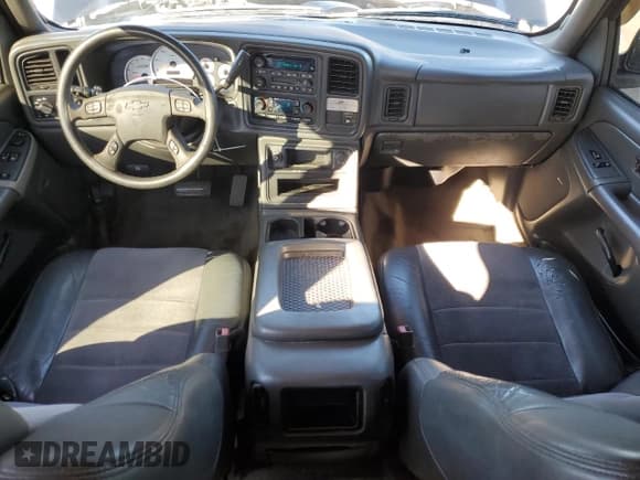 ✅ 2004 Chevrolet Silverado 1500 • VIN: 1GCEC19T94Z308172 • Lot: 92739045. Wystawiony na Copart z przebiegiem 370 712 mil. Bezpłatny archiwum sprzedaży aukcyjnych z USA i szczegółowy raport historii pojazdu na DreamBid. Zdjęcie 8.