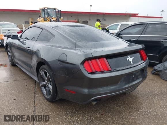 ✅ 2015 Ford Mustang V6 • VIN: 1FA6P8AM3F5355512 • Lot: 43756482. Wystawiony na IAAI z przebiegiem 135 283 mil. Bezpłatny archiwum sprzedaży aukcyjnych z USA i szczegółowy raport historii pojazdu na DreamBid. Zdjęcie 3.