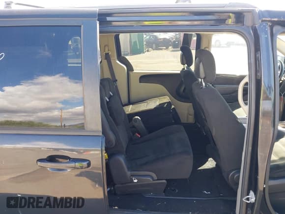 ✅ 2015 Dodge Grand Caravan SXT • VIN: 2C4RDGCG0FR652256 • Lot: 43812116. Listed on IAAI with 81,803 mi. Free auction sales archive from the USA and detailed vehicle history report at DreamBid. Image 8.