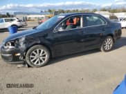 ✅ 2010 Volkswagen Jetta SE • VIN: 3VWRZ7AJ3AM043966 • Lot: 82007615. Wystawiony na Copart z przebiegiem 131 637 mil. Bezpłatny archiwum sprzedaży aukcyjnych z USA i szczegółowy raport historii pojazdu na DreamBid. Zdjęcie 1.
