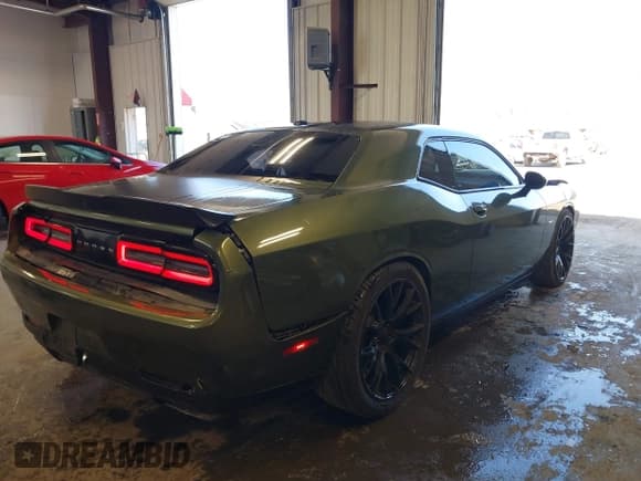 ✅ 2018 Dodge Challenger R/T • VIN: 2C3CDZBT6JH328084 • Лот: 42148701. Опубликован ранее на IAAI с пробегом 175 338 миль. Бесплатный доступ к архиву аукционных продаж из США и подробный отчёт об истории автомобиля на DreamBid. Изображение 4.