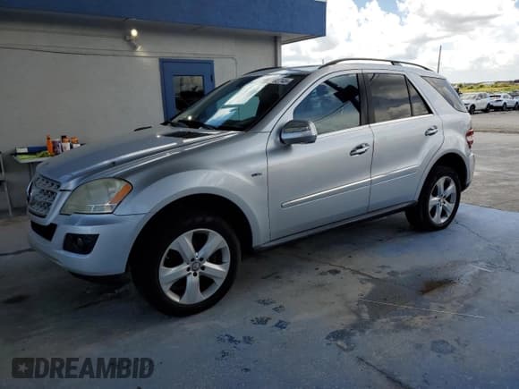 ✅ 2010 Mercedes-Benz M 350 • VIN: 4JGBB2FB5AA581641 • Lot: 70282745. Listed on Copart with 84,029 mi. Free auction sales archive from the USA and detailed vehicle history report at DreamBid. Image 1.