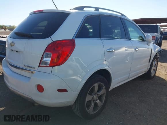 ✅ 2014 Chevrolet Captiva Sport LT • VIN: 3GNAL3EK6ES652197 • Lot: 42450352. Wystawiony na IAAI z przebiegiem 110 723 mil. Bezpłatny archiwum sprzedaży aukcyjnych z USA i szczegółowy raport historii pojazdu na DreamBid. Zdjęcie 4.