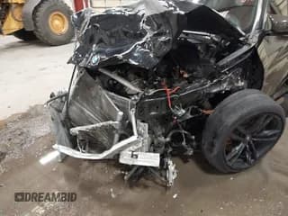 ✅ 2017 BMW X5 M • VIN: 5YMKT6C35H0X20597 • Lot: 41276002. Wystawiony na IAAI z przebiegiem Nie podano. Bezpłatny archiwum sprzedaży aukcyjnych z USA i szczegółowy raport historii pojazdu na DreamBid. Zdjęcie 6.