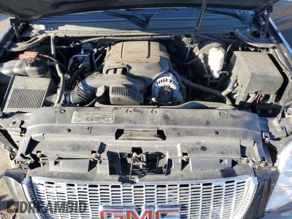 ✅ 2010 GMC Yukon XL SLT • VIN: 1GKUCKE07AR194766 • Lot: 47039155. Wystawiony na Copart z przebiegiem 184 915 mil. Bezpłatny archiwum sprzedaży aukcyjnych z USA i szczegółowy raport historii pojazdu na DreamBid. Zdjęcie 12.