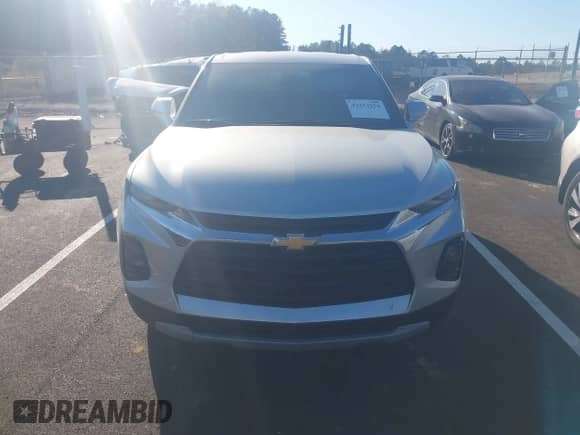 2021 Chevrolet Blazer LT z VIN 3GNKBCR4XMS566635, wystawiony jako IAAI lot #43414254 z przebiegiem 14 411 mil mil oraz . Historia ofert i sprzedaży dostępna na DreamBid. Obrazek 12.