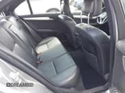 ✅ 2013 Mercedes-Benz C 250 Sport • VIN: WDDGF4HBXDA791251 • Lot: 41917045. Wystawiony na IAAI z przebiegiem 154 014 mil. Bezpłatny archiwum sprzedaży aukcyjnych z USA i szczegółowy raport historii pojazdu na DreamBid. Zdjęcie 8.